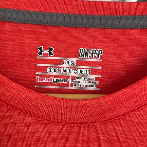 Under Armour Heat Gear long sleeve shirt. - Picture 2 of 3